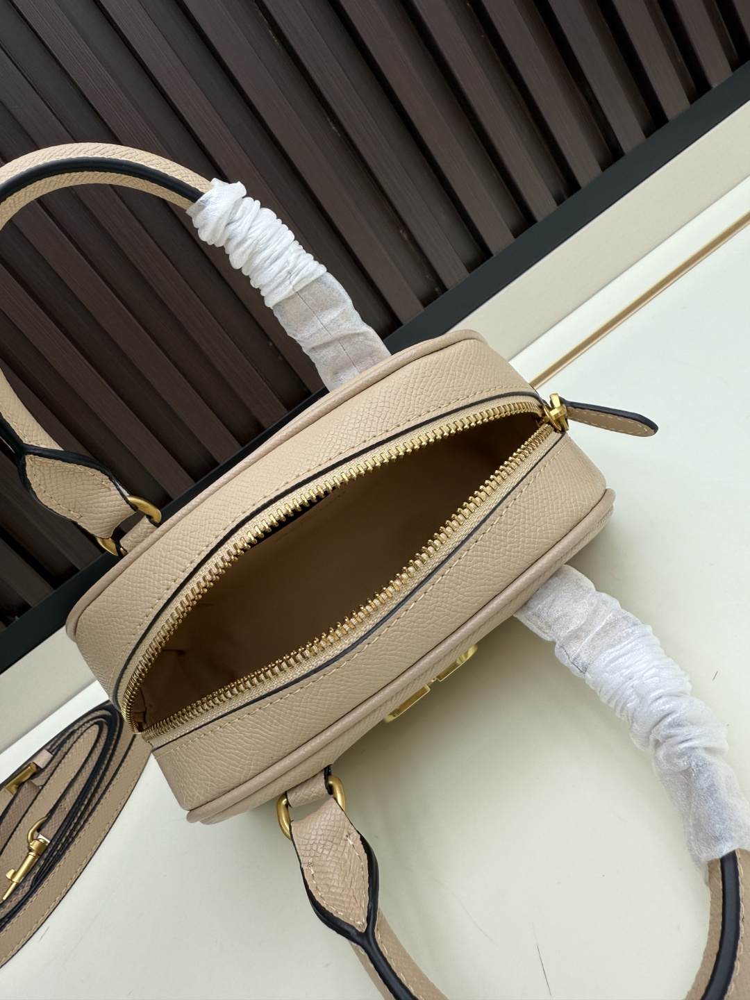 Cheap Valentino AAA quality Handbags in 220306, $95 USD- [IB220306] - Replica Valentino AAA quality Handbags