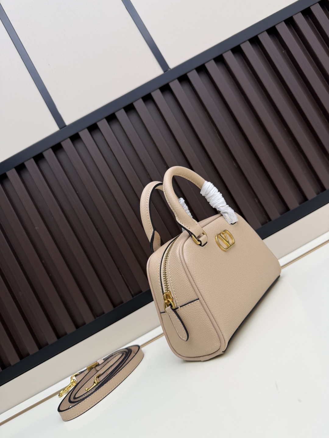 Cheap Valentino AAA quality Handbags in 220306, $95 USD- [IB220306] - Replica Valentino AAA quality Handbags