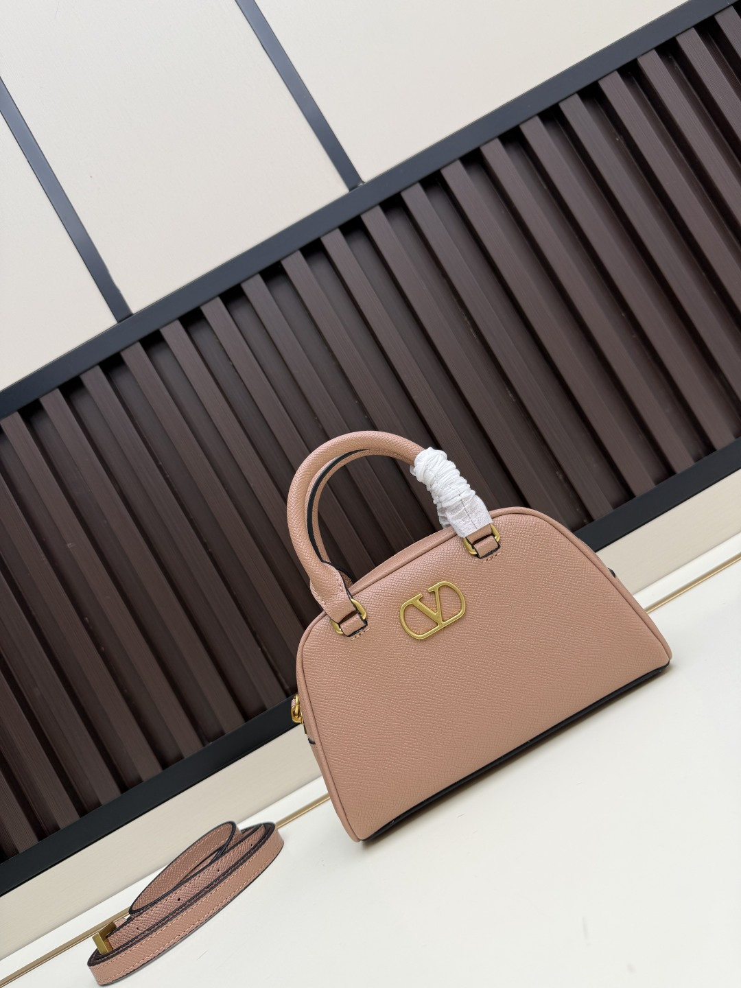 Cheap Valentino AAA quality Handbags in 220307, $95 USD- [IB220307] - Replica Valentino AAA quality Handbags
