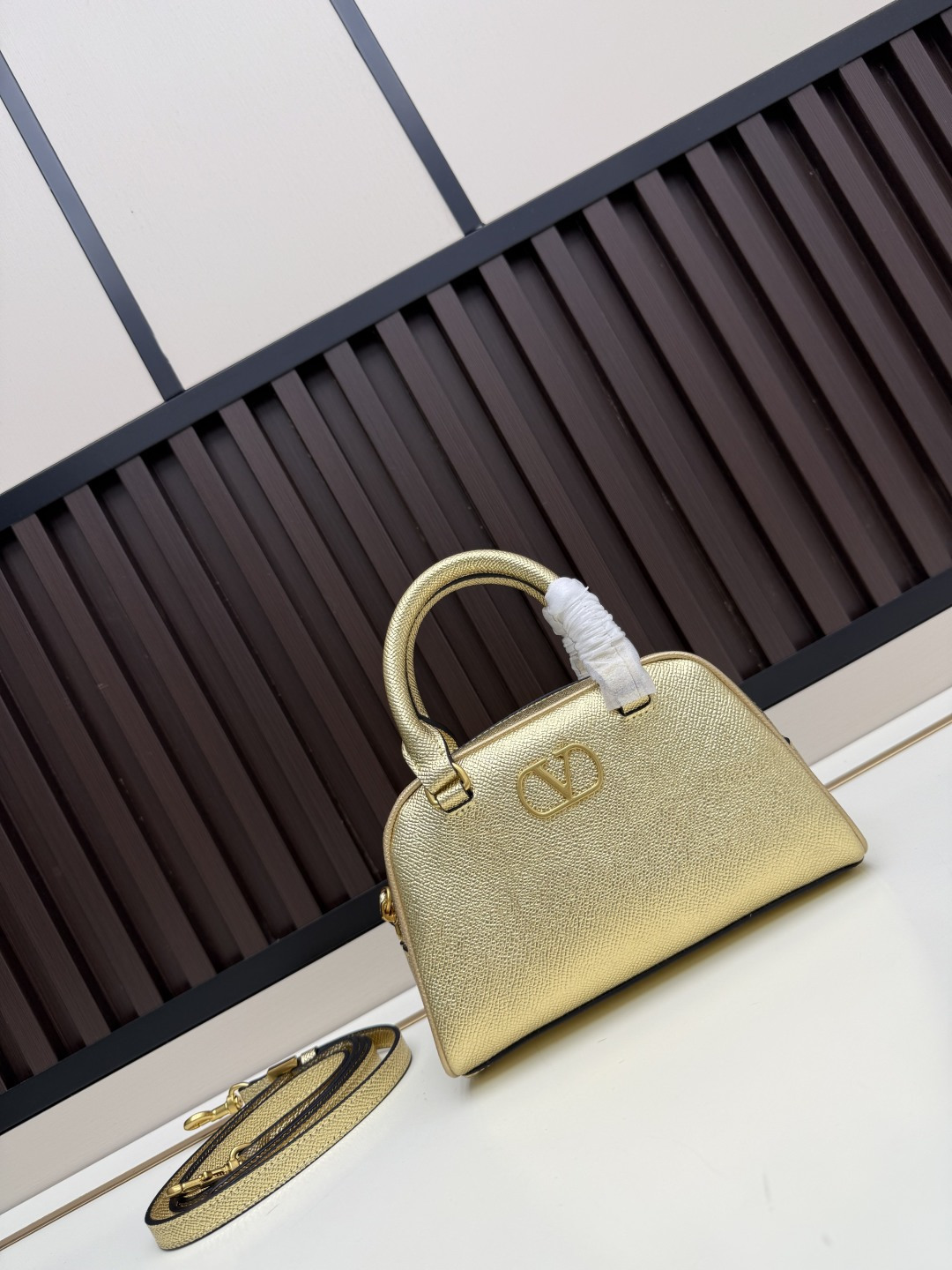 Cheap Valentino AAA quality Handbags in 220308, $95 USD- [IB220308] - Replica Valentino AAA quality Handbags