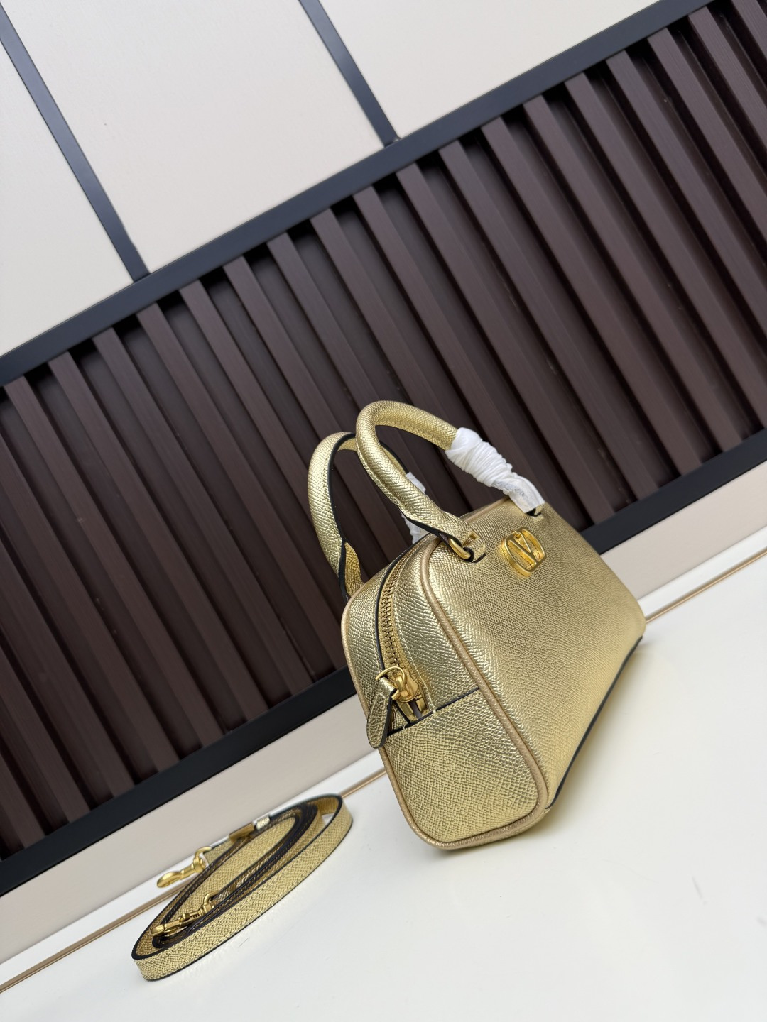 Cheap Valentino AAA quality Handbags in 220308, $95 USD- [IB220308] - Replica Valentino AAA quality Handbags