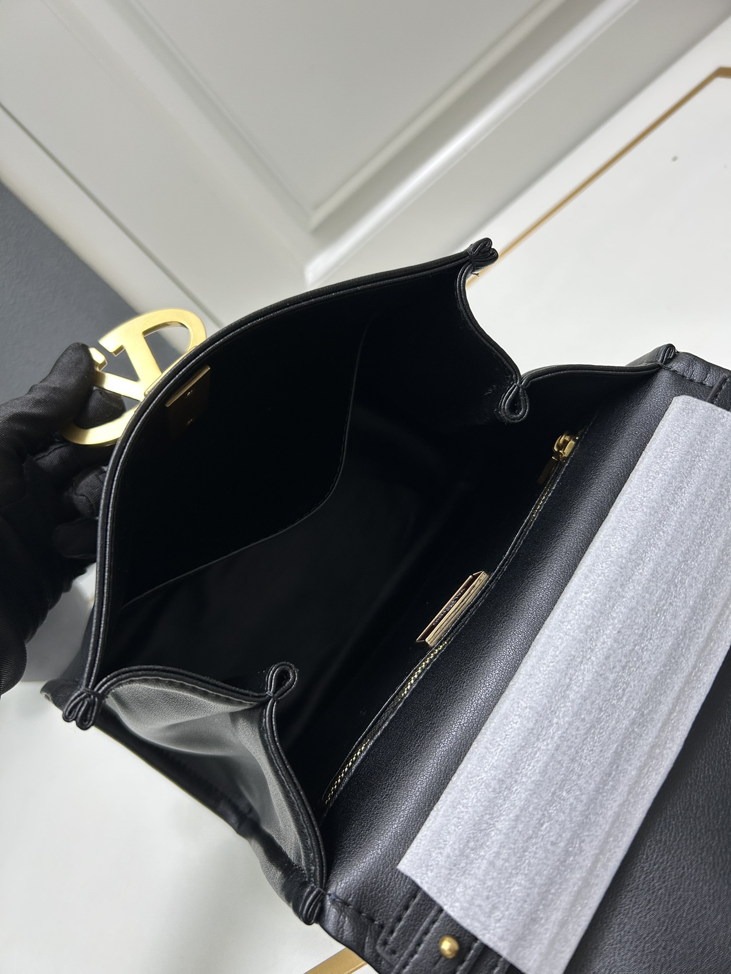 Cheap Valentino AAA quality Handbags in 220310, $110 USD- [IB220310] - Replica Valentino AAA quality Handbags