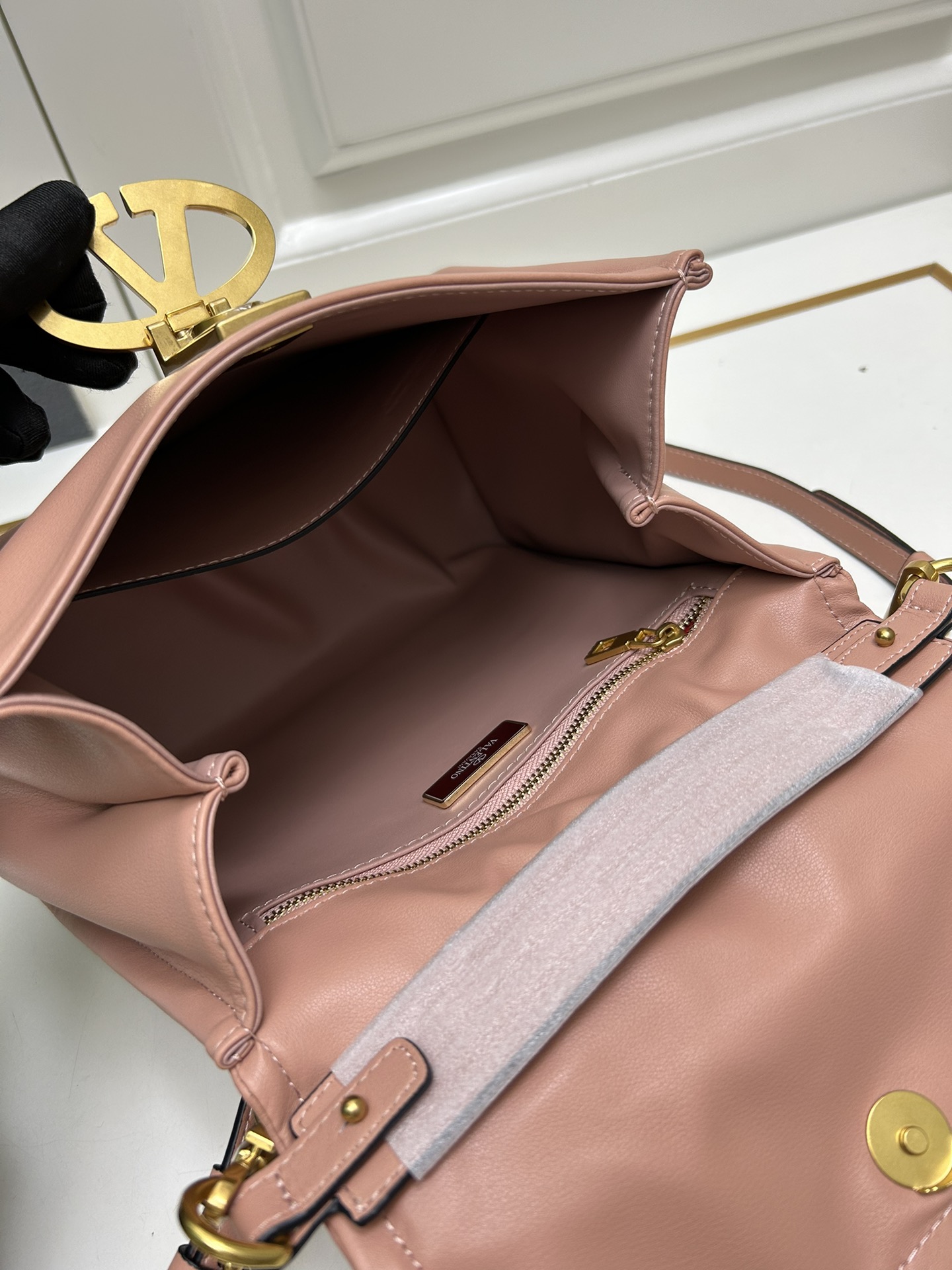 Cheap Valentino AAA quality Handbags in 220313, $110 USD- [IB220313] - Replica Valentino AAA quality Handbags