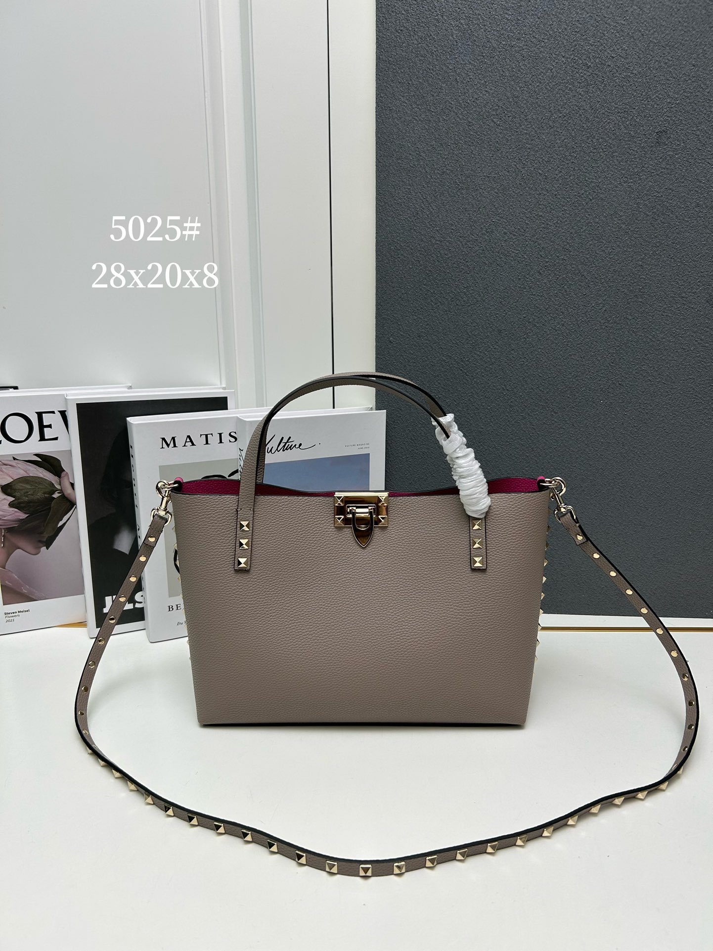 Cheap Valentino AAA quality Handbags in 220315, $110 USD- [IB220315] - Replica Valentino AAA quality Handbags