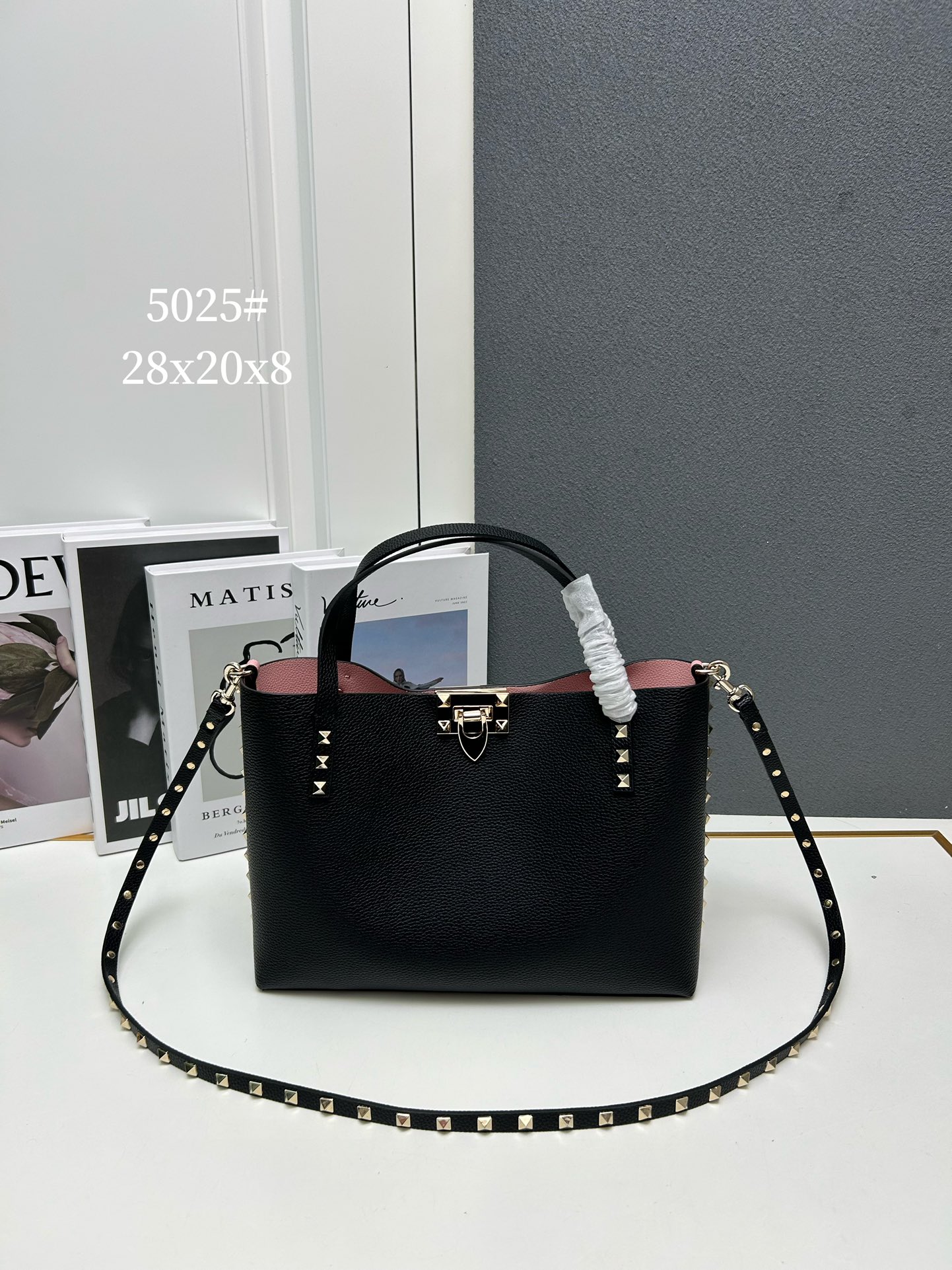 Cheap Valentino AAA quality Handbags in 220316, $110 USD- [IB220316] - Replica Valentino AAA quality Handbags