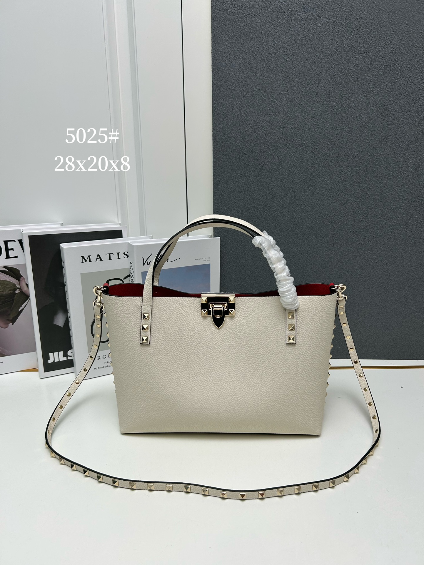 Cheap Valentino AAA quality Handbags in 220317, $110 USD- [IB220317] - Replica Valentino AAA quality Handbags