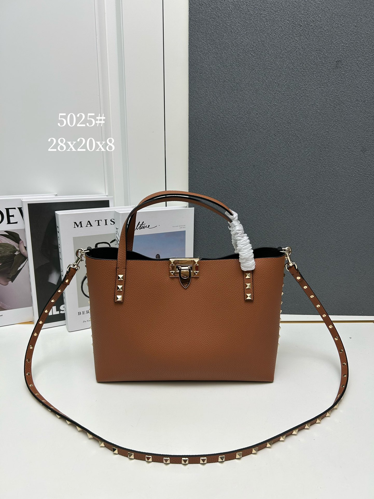Cheap Valentino AAA quality Handbags in 220318, $110 USD- [IB220318] - Replica Valentino AAA quality Handbags