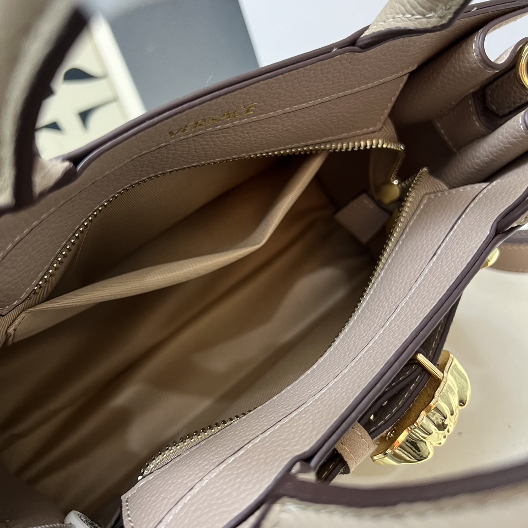 Cheap Versace  AAA Quality Handbags in 220319, $135 USD- [IB220319] - Replica Versace  AAA Quality Handbags