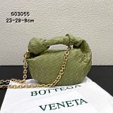 New Bottegana Veneta crescent-shaped bag in 217333