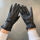 New Arrivals Chanel Gloves in 218623