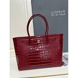 Chanel AAA quality Handbags in 220150
