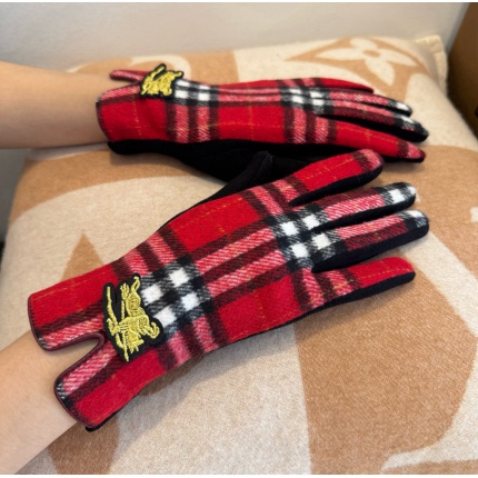 Gloves in 220550