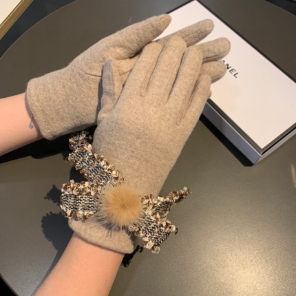 Gloves in 220578