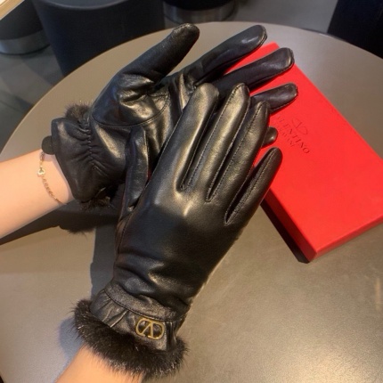 Gloves in 220583