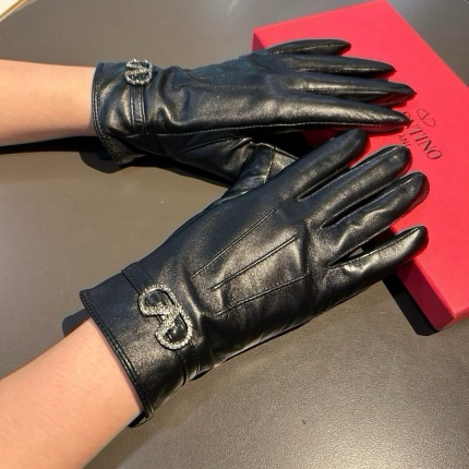 Cheap Gloves in 220584, $45 USD- [IB220584] - Replica Gloves