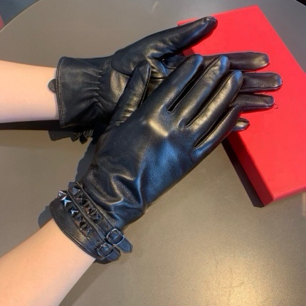 Cheap Gloves in 220585, $45 USD- [IB220585] - Replica Gloves