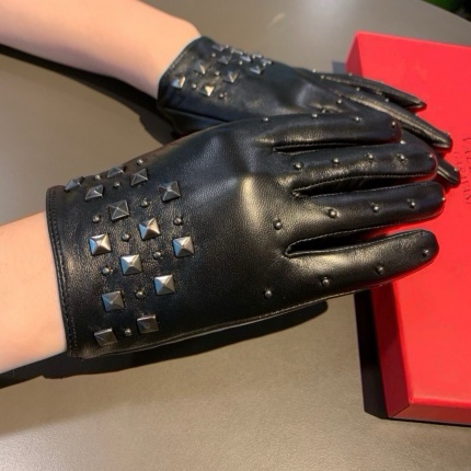Gloves in 220586