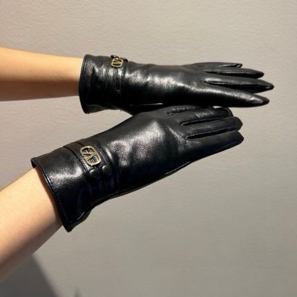 Gloves in 220588
