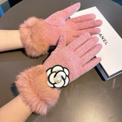 Gloves in 220594