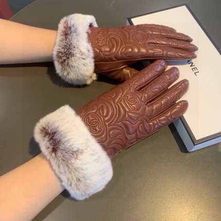 Gloves in 220596