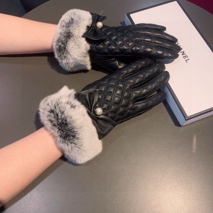Gloves in 220600