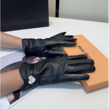 Gloves in 220633