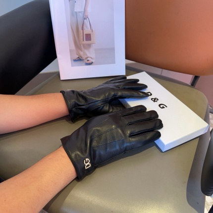 Gloves in 220634