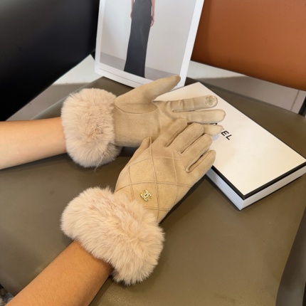Gloves in 220636