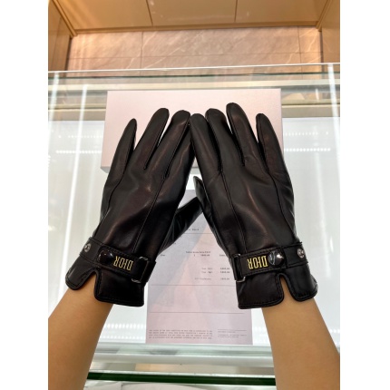 Gloves in 220638