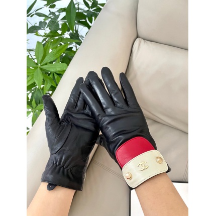 Gloves in 220643