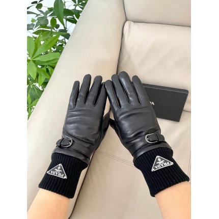 Gloves in 220644
