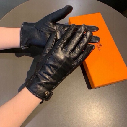Gloves in 220658