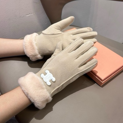 Gloves in 220662