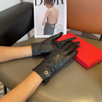 Cheap Gloves in 220672, $45 USD- [IB220672] - Replica Gloves