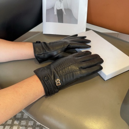 Gloves in 220677