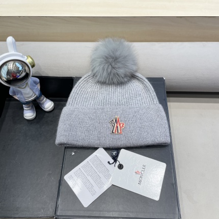 Moncler Hats in 220722