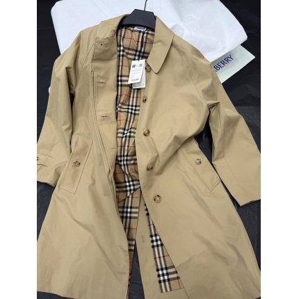 Burberry Trench Coats For Women in 220726
