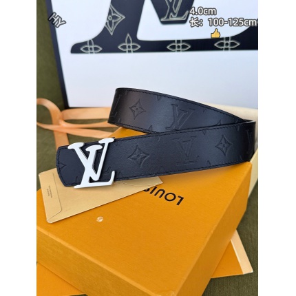 Louis Vuitton AAA Belts in 220934