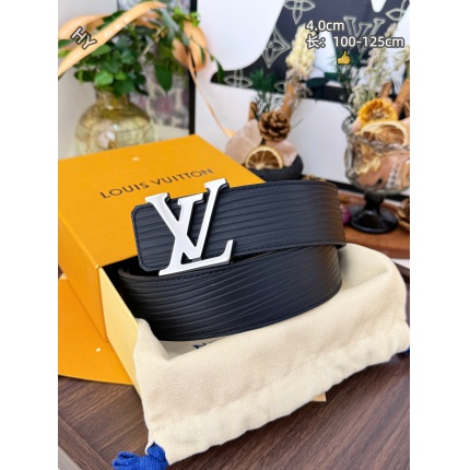 Louis Vuitton AAA Belts in 220978
