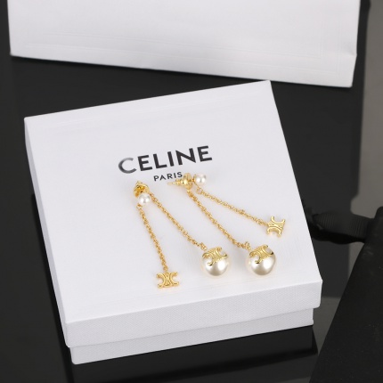 Celine Earring in 221112