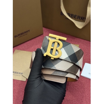 Burberry AAA Quality Belts in 221329