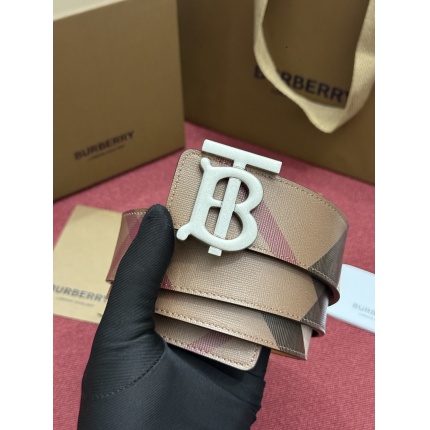 Burberry AAA Quality Belts in 221330