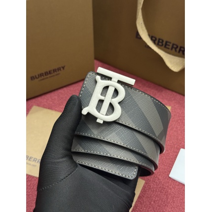 Burberry AAA Quality Belts in 221336