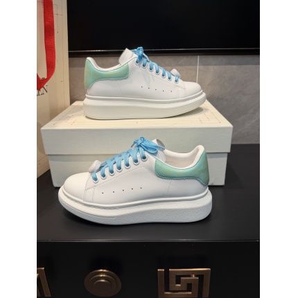 Alexander Mcqueen Sneakers For Women in 221500