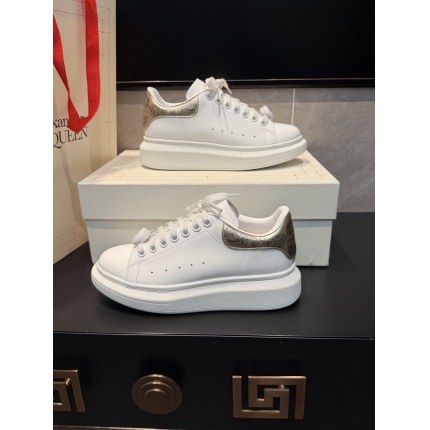Alexander Mcqueen Sneakers For Women in 221501