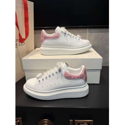 Alexander Mcqueen Sneakers For Women in 221502