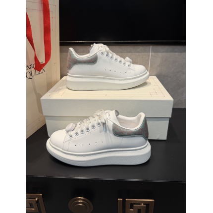 Alexander Mcqueen Sneakers For Women in 221503