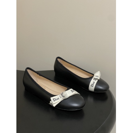 Dior Loafers For Woman in 221532