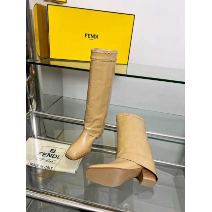 Fendi Sneakers For Women in 221540