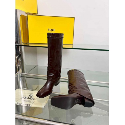 Fendi Sneakers For Women in 221541